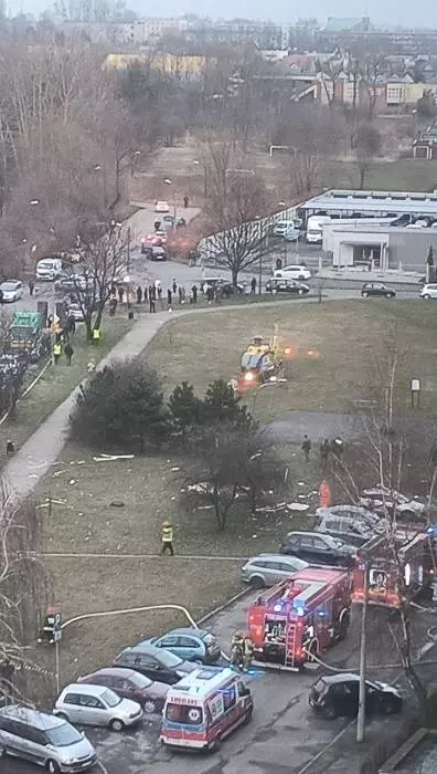 Wybuch gazu w Zabrzu: Do zdarzenia doszło 23 marca ok. godz. 17.30 w wieżowcu przy ul. Stanisława Struzika 6 w Zabrzu-Zaborzu. Siła wybuchu była tak duża, że jeden z lokatorów został wyrzucony na zewnątrz.