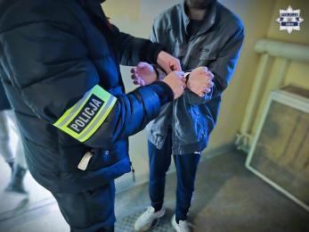 Ponad 2,5 kg narkotyków w mieszkaniu 26-latka. Sąd zdecydował o areszcie