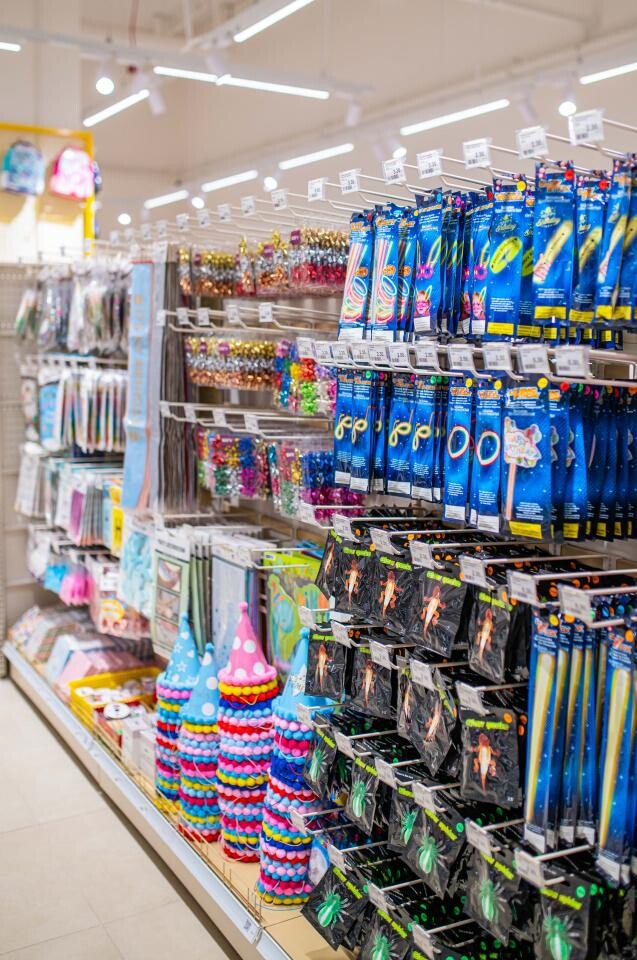 Popularny malezyjski dyskont z artykułami dla domu i do majsterkowania uroczyście zainaugurował działalność na polskim rynku / fot. materiały prasowe