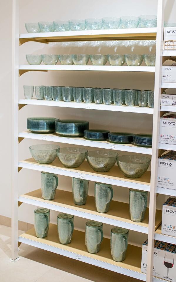 Popularny malezyjski dyskont z artykułami dla domu i do majsterkowania uroczyście zainaugurował działalność na polskim rynku / fot. materiały prasowe