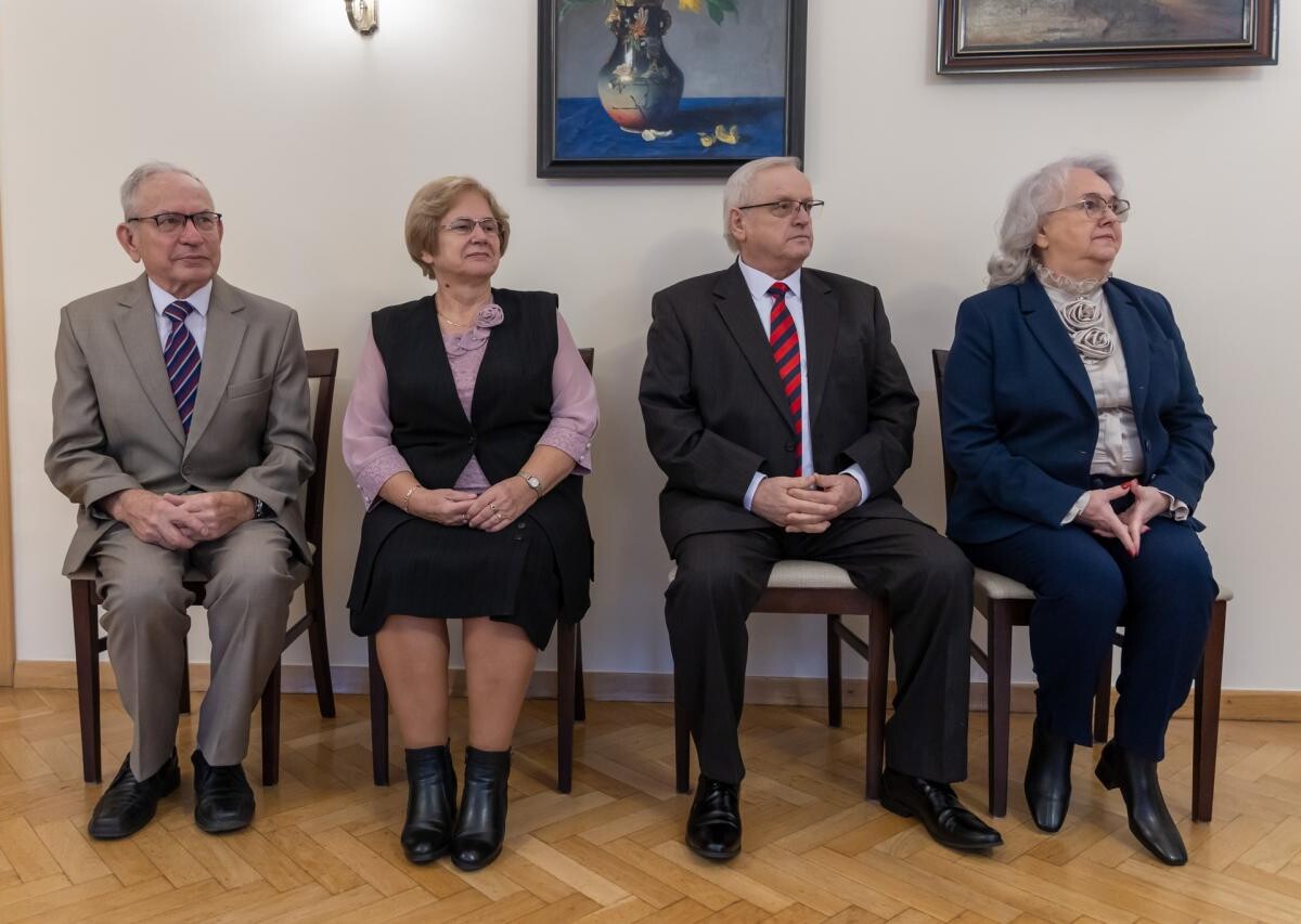 W Urzędzie Stanu Cywilnego w Zabrzu odbyła się wyjątkowa uroczystość z okazji jubileuszu 50-lecia małżeństwa sześciu zabrzańskich par / fot. Agnieszka Rupniewska FB