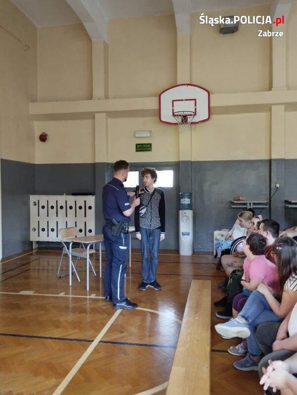 Wczoraj, o godzinie 8.41, w parku im. Poległych Bohaterów przy ul. Dubiela, odbyły się uroczystości upamiętniające ofiary Zbrodni Katyńskiej i Katastrofy Smoleńskiej / fot. UM Zabrze