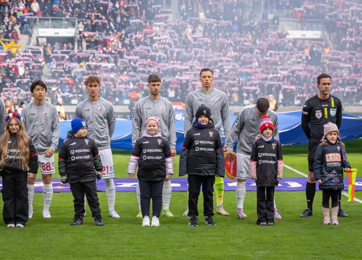 Górnik Zabrze przegrał 1:2 z Legią Warszawa w 27. kolejce Ekstraklasy / fot. UM Zabrze
