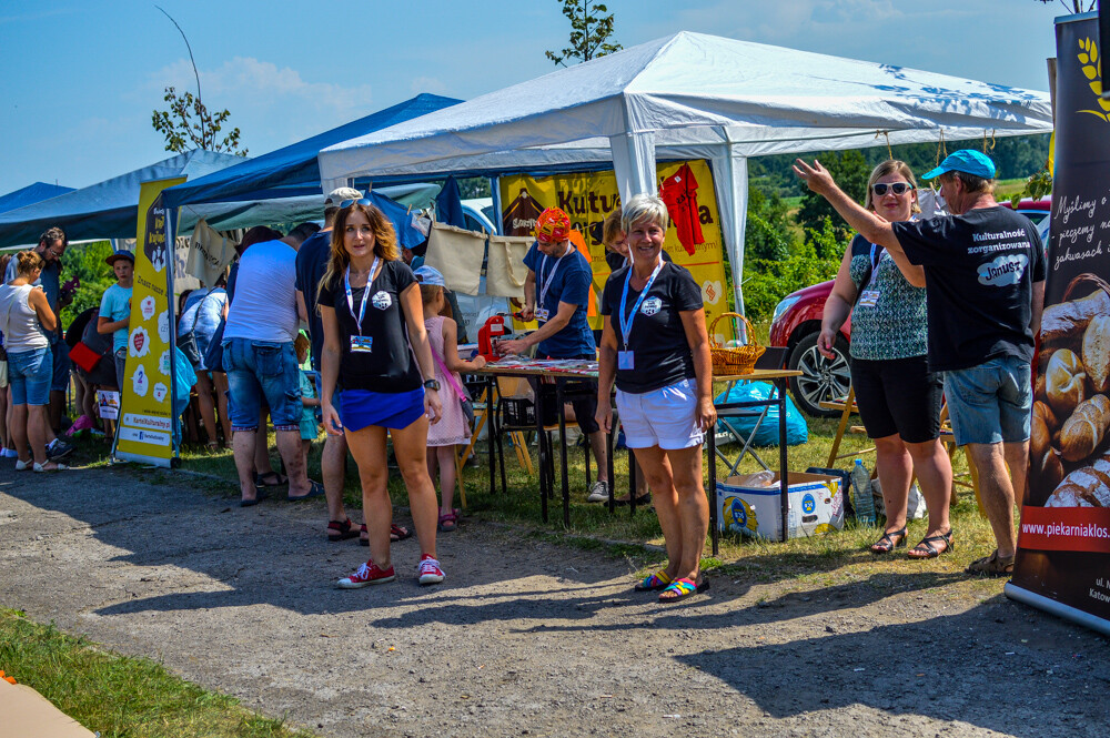 Plac przy ulicy Budowlanej był dziś najgorętszym miejscem w Rokitnicy. Tłumy zabrzan pojawiły się na II edycji Pikniku Superbohaterów.
