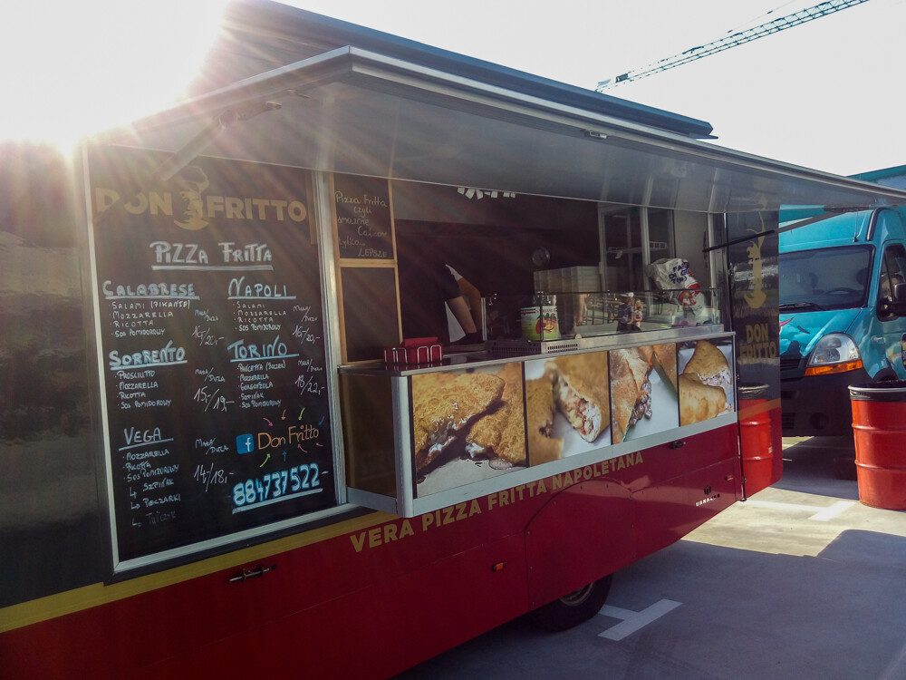 Gastrowozy znów zawitały do Zabrza. Tym razem znajdziemy je na&#8230; najwyższym piętrze parkingu przy CH Platan. Impreza potrwa do niedzieli.