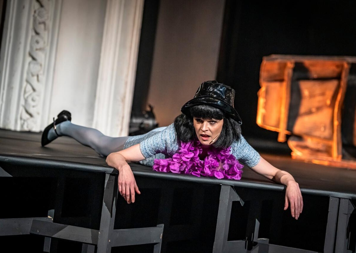 W ub. sobotę, w Teatrze Nowym w Zabrzu odbyło się premiera przedstawienia pn. „Galapagos, czyli Druga Arka Noego” na podstawie powieści “Galapagos” Kurta Vonneguta / fot. UM Zabrze