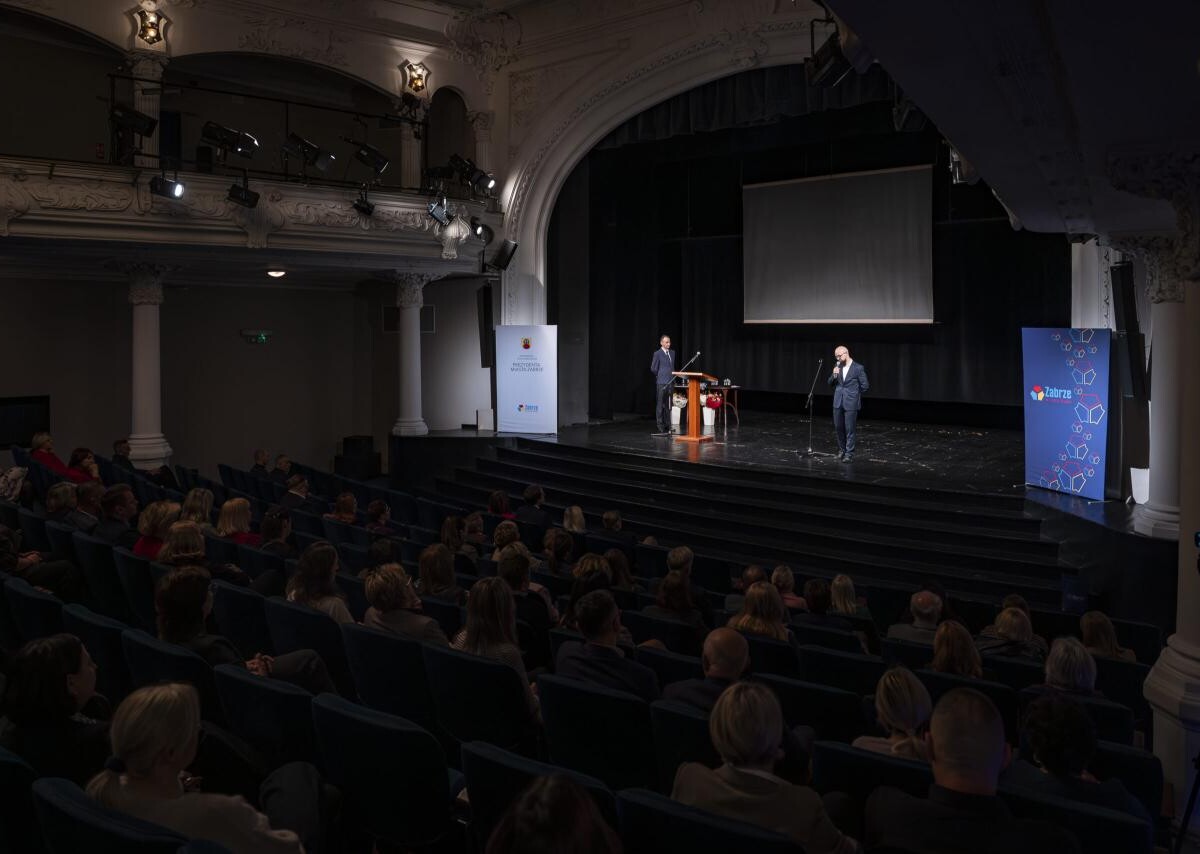 Nagrodzono „Profilaktyka Roku 2025 Zabrze” – wyróżniono osoby i instytucje, które wspierają zdrowie i bezpieczeństwo młodzieży / fot. UM Zabrze