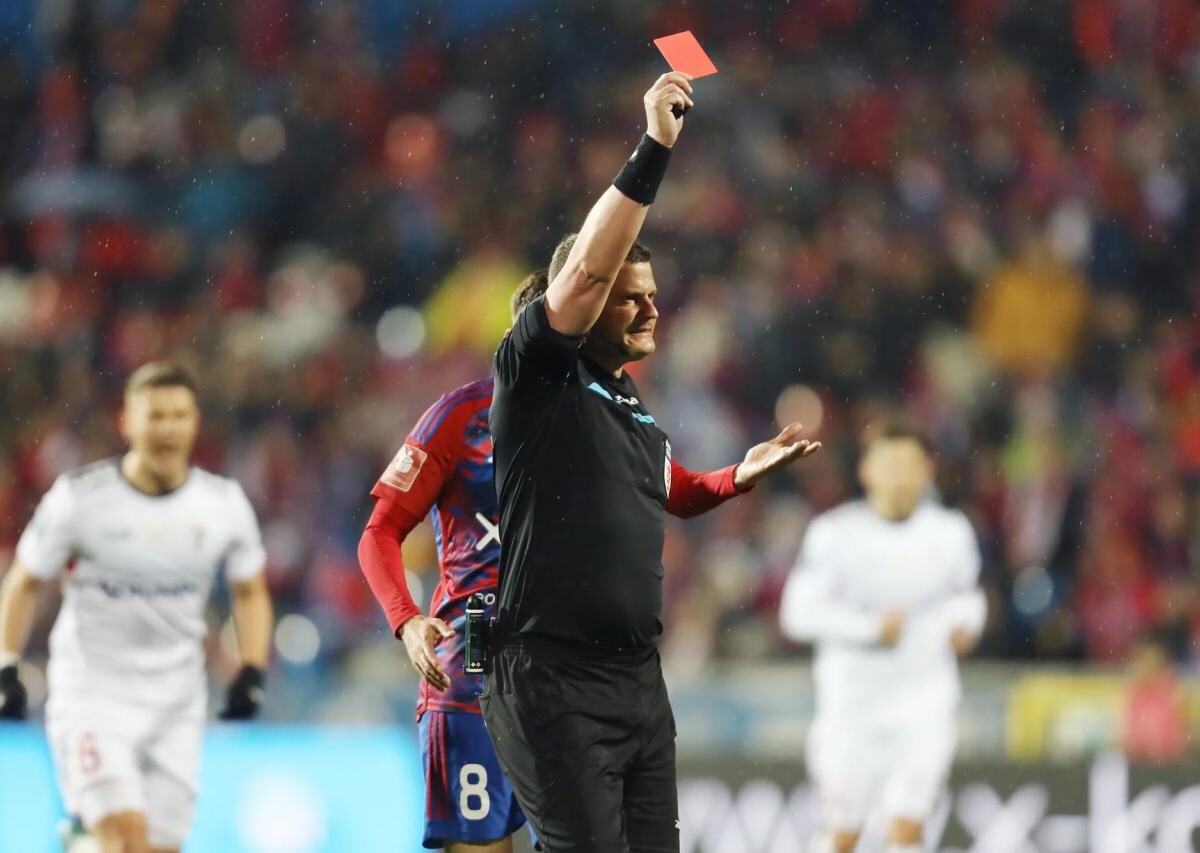 W 29. kolejce PKO BP Ekstraklasy Górnik Zabrze pokonał na wyjeździe 1:0 Raków Częstochowa. Zwycięską bramkę zdobył w doliczonym czasie gry Sebastian Musiolik, były zawodnik Medalików / fot. Górnik Zabrze