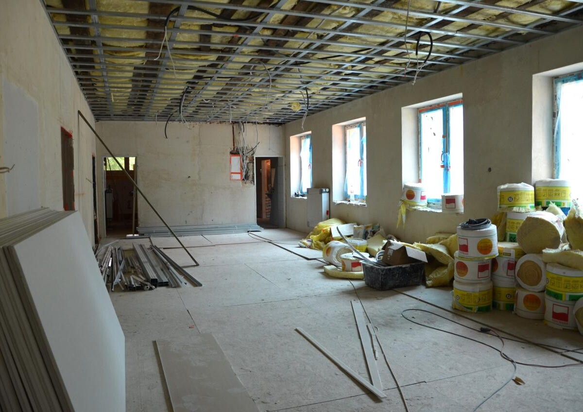 Jak co roku w okresie wakacyjnym realizowane są zadania w zakresie remontów budynków oraz rozbudowy bazy sportowej / fot. UM Zabrze