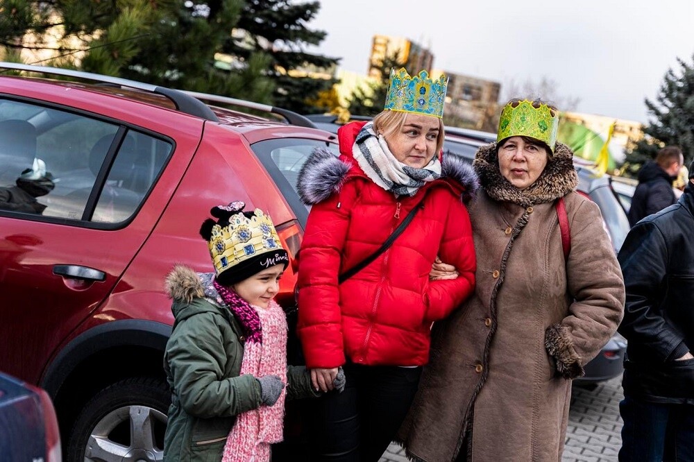 6 stycznia w uroczystość Objawienia Pańskiego, ulicami naszego miasta, wyjątkowo w tym roku ze względu na sytuację epidemiczną, przejechał samochodowy Orszak Trzech Króli.