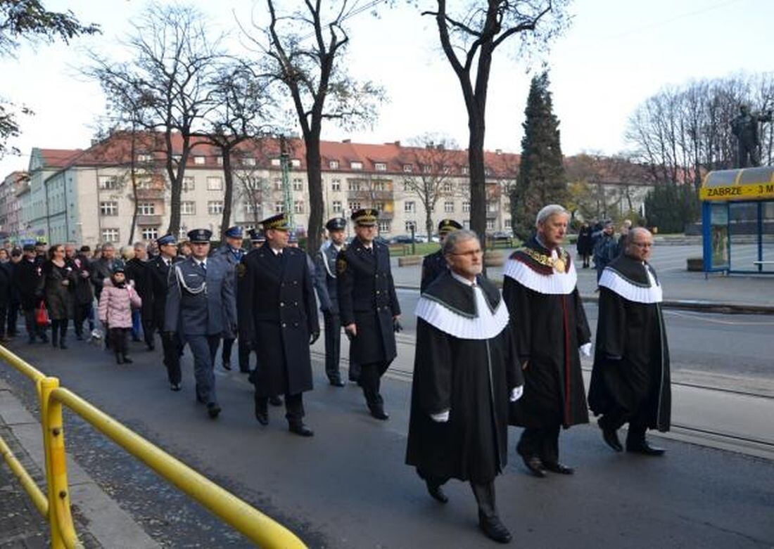 Wczoraj na pl. Warszawskim odbyły się zabrzańskie obchody Narodowego Święta Niepodległości.
