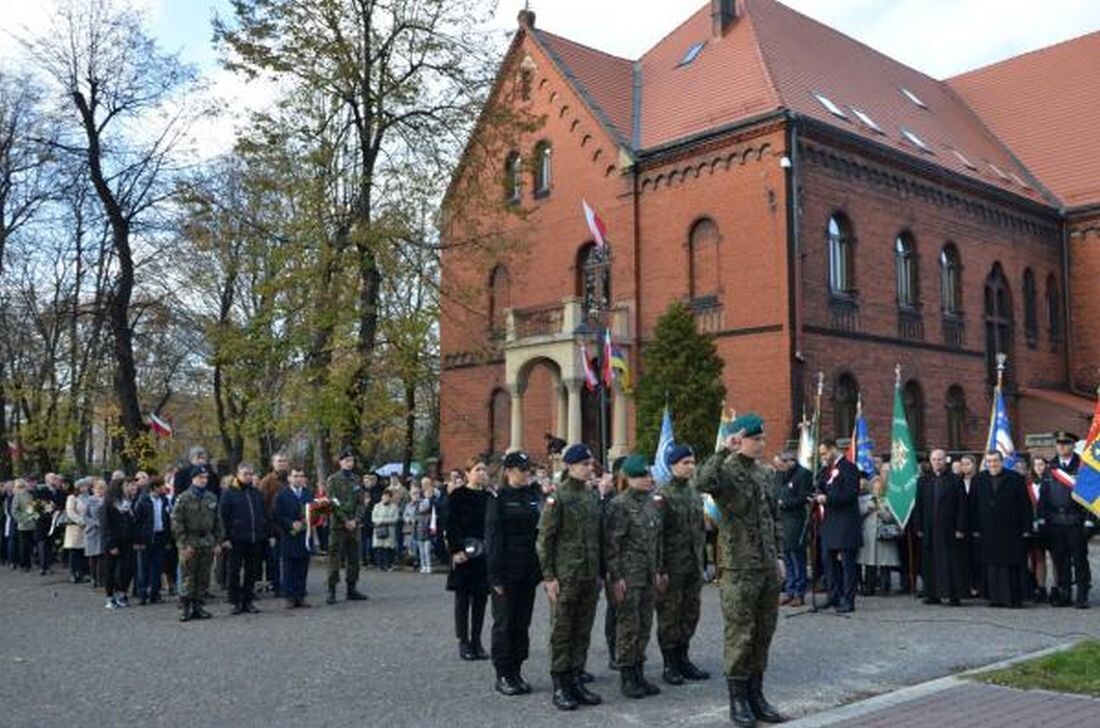 Wczoraj na pl. Warszawskim odbyły się zabrzańskie obchody Narodowego Święta Niepodległości.