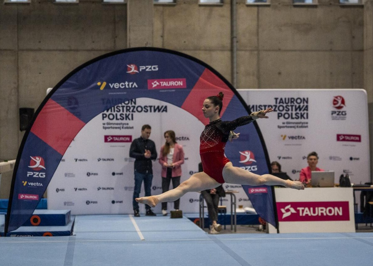 W meczu Śląscy Oldboje – Dziennikarze, który odbył się w ub. sobotę na murawie Areny Zabrze, niepokonani okazali się reprezentanci Śląskiego Związku Piłki Nożnej / fot. UM Zabrze