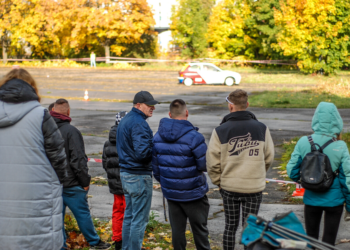 30 zgłoszonych załóg, ryk silników, zapach spalin i palonej gumy. Było głośno, kolorowo o bardzo emocjonująco na 2, edycji zawodów KJS Rally Zabrze.