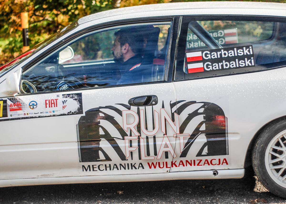 30 zgłoszonych załóg, ryk silników, zapach spalin i palonej gumy. Było głośno, kolorowo o bardzo emocjonująco na 2, edycji zawodów KJS Rally Zabrze.