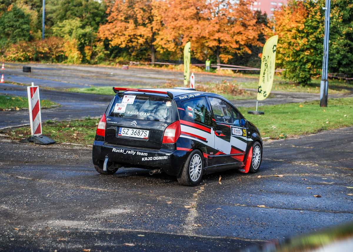 30 zgłoszonych załóg, ryk silników, zapach spalin i palonej gumy. Było głośno, kolorowo o bardzo emocjonująco na 2, edycji zawodów KJS Rally Zabrze.