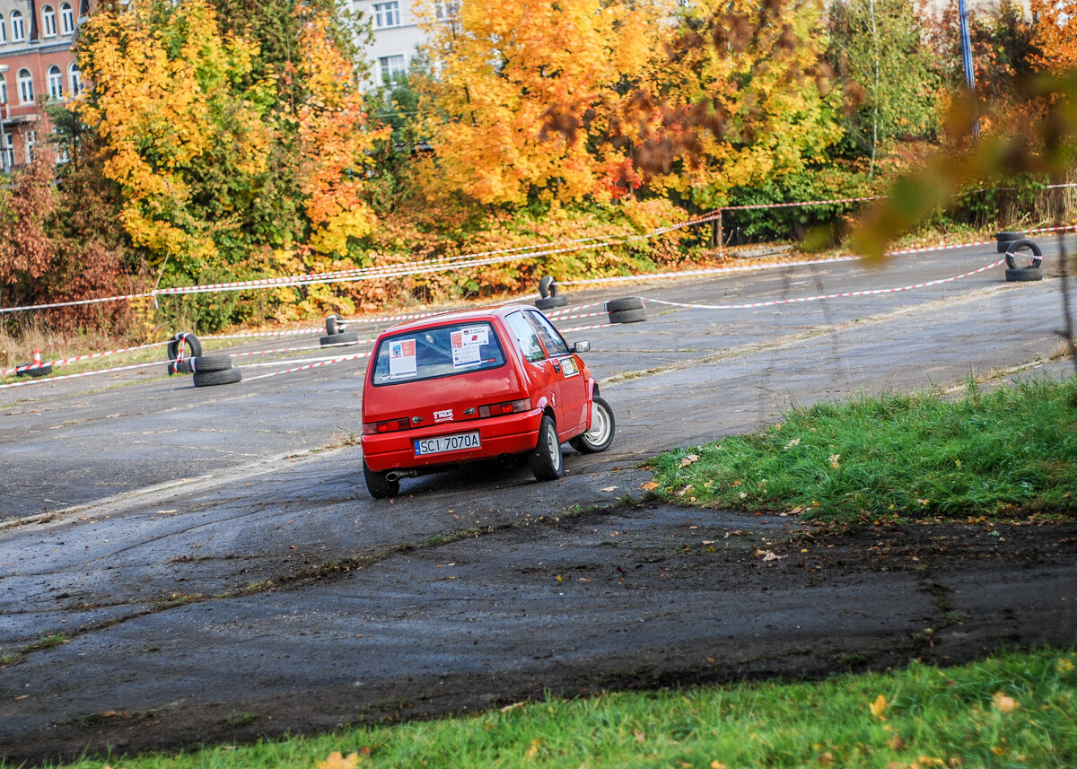 30 zgłoszonych załóg, ryk silników, zapach spalin i palonej gumy. Było głośno, kolorowo o bardzo emocjonująco na 2, edycji zawodów KJS Rally Zabrze.