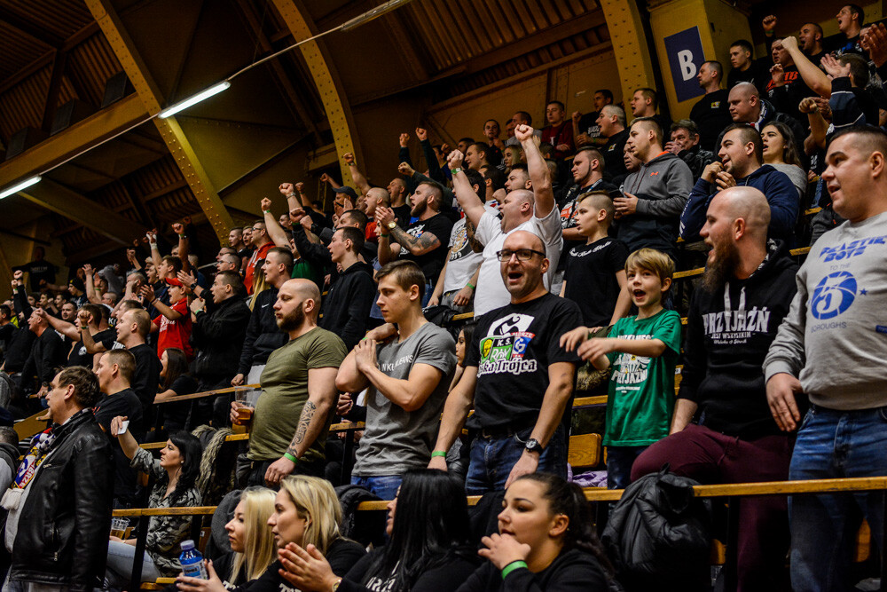 Około tysiąca osób pojawiło się na kultowych juz zawodach Torcida Cup organizowanych przez zaprzyjaźnione grupy kibiców. Świętowano 20 lat istnienia Torcidy.