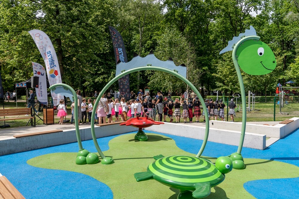 W piątek, 2 czerwca odbyło się uroczyste otwarcie pierwszego wodnego placu zabaw w Zabrzu. 

fot. UM Zabrze