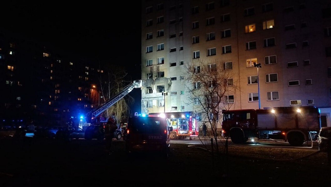 Wybuch gazu w Zabrzu: Do zdarzenia doszło 23 marca ok. godz. 17.30 w wieżowcu przy ul. Stanisława Struzika 6 w Zabrzu-Zaborzu. Siła wybuchu była tak duża, że jeden z lokatorów został wyrzucony na zewnątrz.